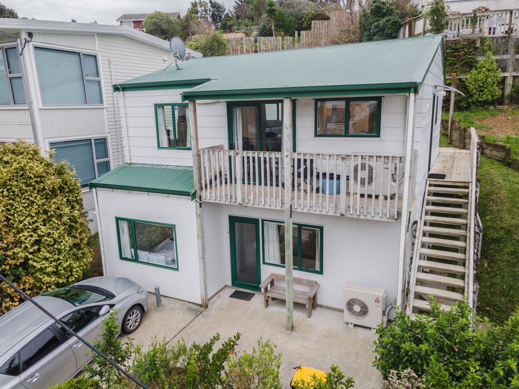 99 Redwood Avenue, Tawa, Wellington - Carousel 2