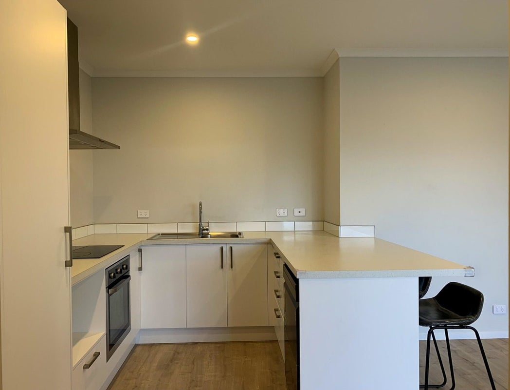 1/71 Hobsonville Point Road, Hobsonville, Auckland - Carousel 2