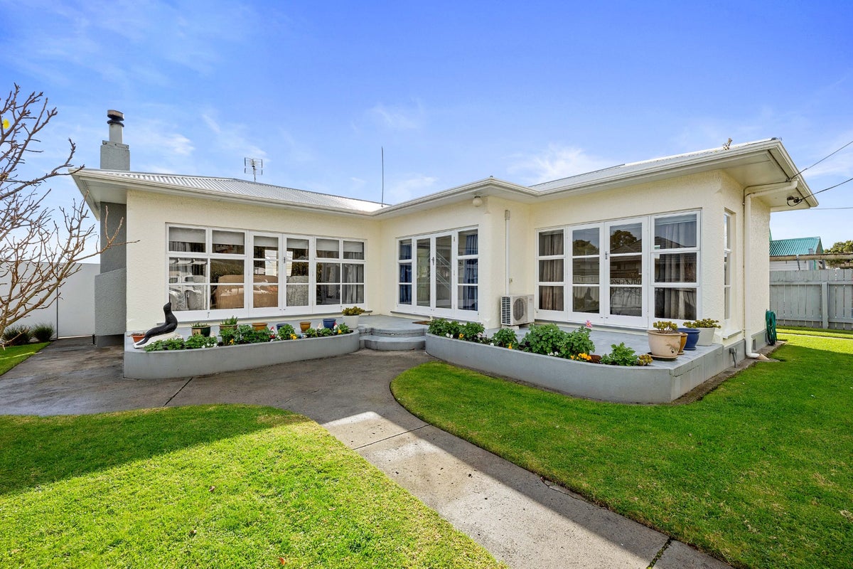 13 Hori Street, Vogeltown, New Plymouth - Carousel 1