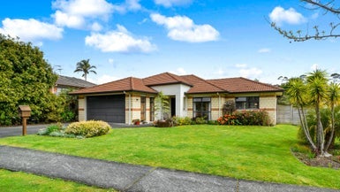 5 Fairford Avenue, Henderson, Auckland - Carousel 1