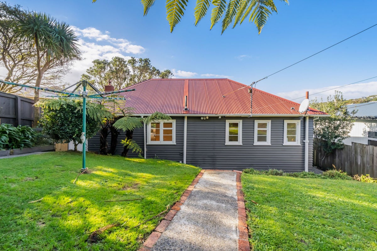 11 Terawhiti Terrace, Karori, Wellington - Carousel 2
