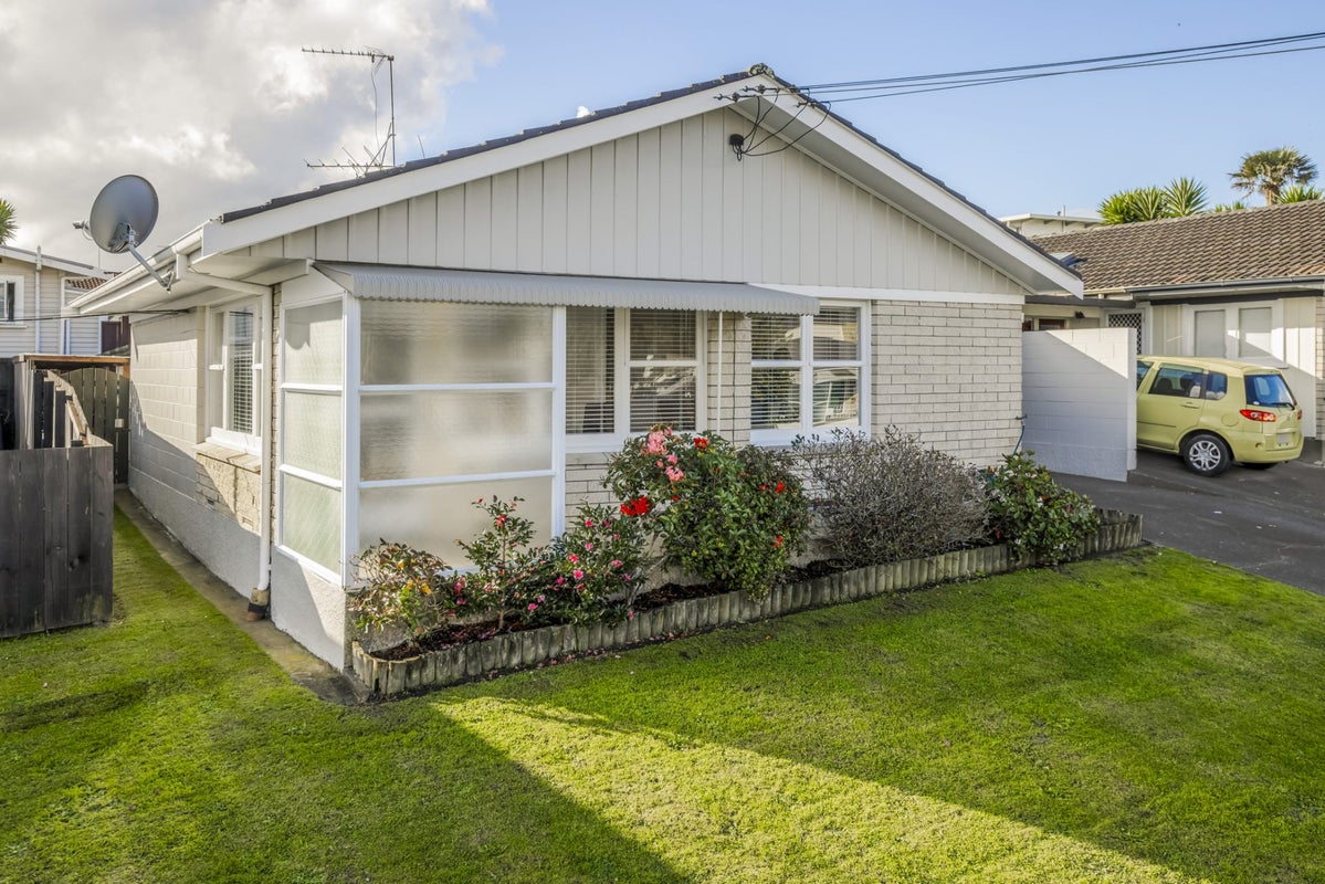 2/16 Duke Street, Papakura, Auckland - Carousel 2