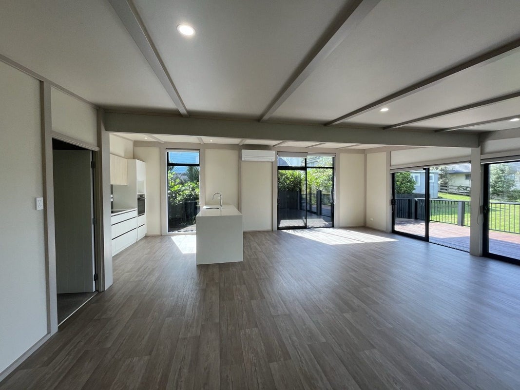 36B Everard Avenue, Army Bay, Whangaparaoa - Carousel 2
