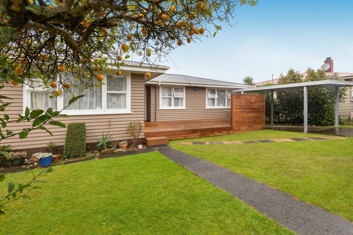 305 Hazelmere Crescent, Te Awamutu, Te Awamutu - Carousel 1