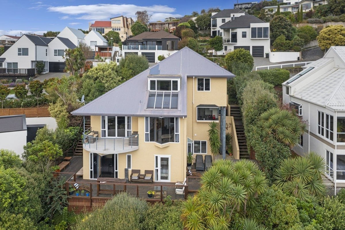 102 Cannon Hill Crescent, Mount Pleasant, Christchurch - Carousel 1