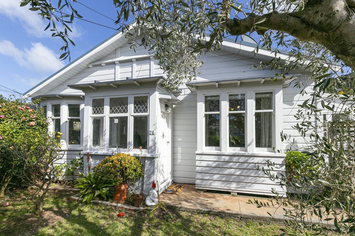 76 Kilbirnie Crescent, Kilbirnie, Wellington - Carousel 2
