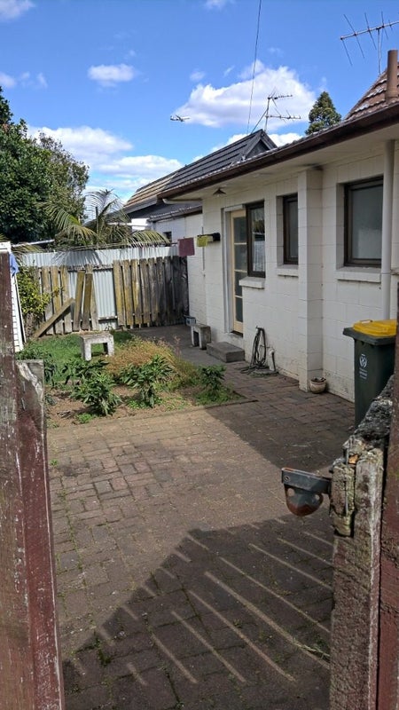 1/127 Wallace Road, Papatoetoe, Auckland - Carousel 2