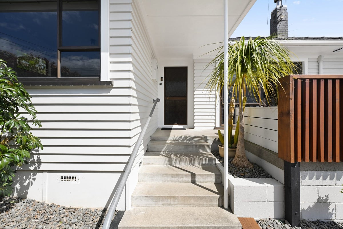 35 Thomson Avenue, Dinsdale, Hamilton - Carousel 2