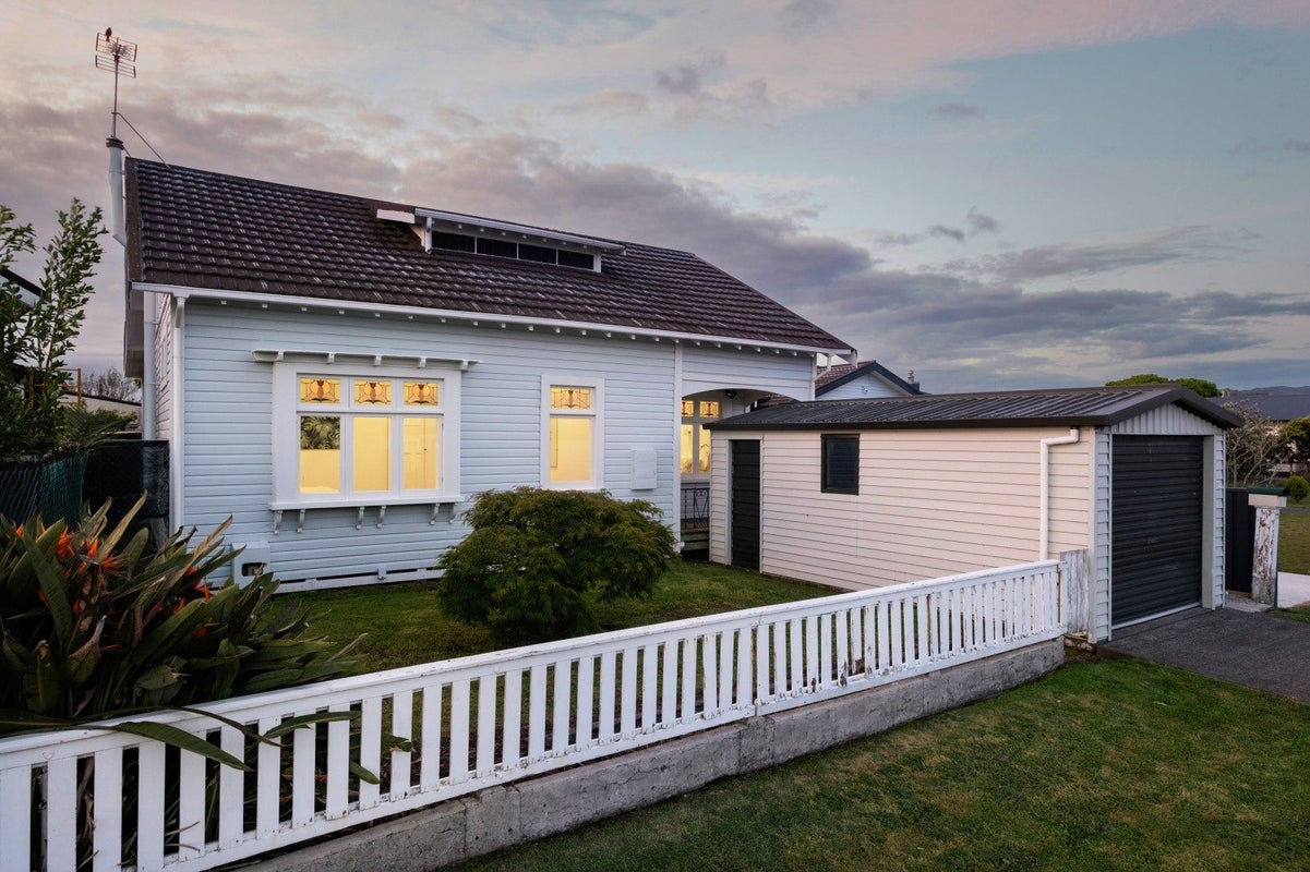 17 Hunter Street, Te Hapara, Gisborne - Carousel 1