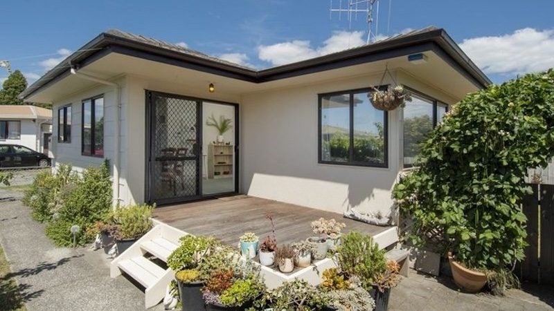 6/8 Greenpark Way, Greerton, Tauranga - Carousel 1