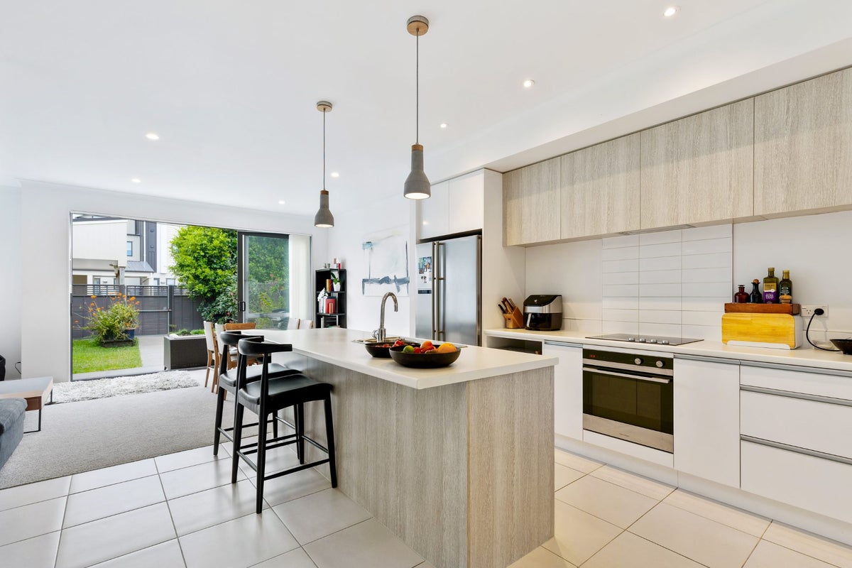 7 Kanuka Road, Hobsonville, Auckland - Carousel 1