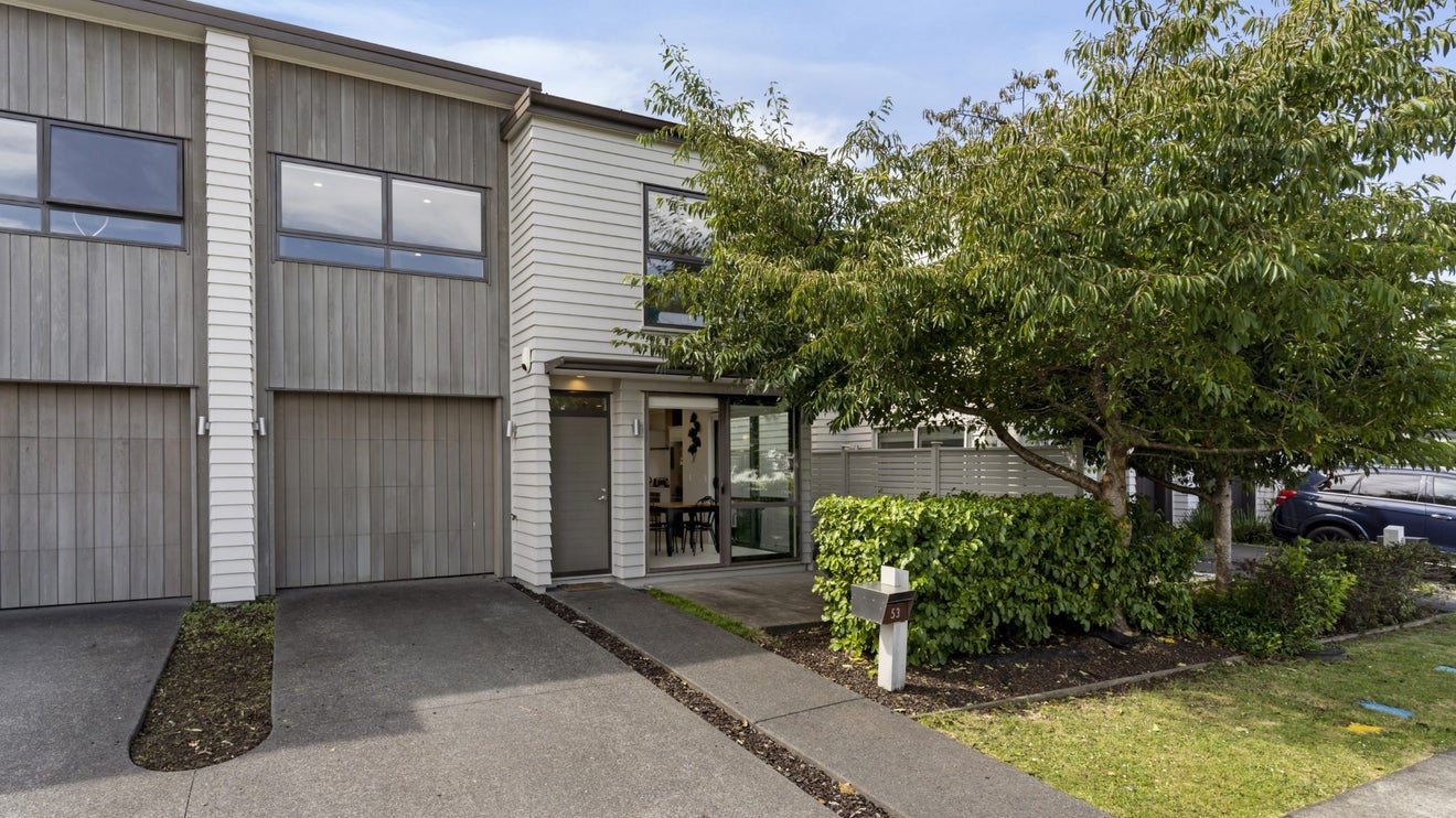 53 Costa Viva Crescent, Karaka, Papakura - Carousel 1