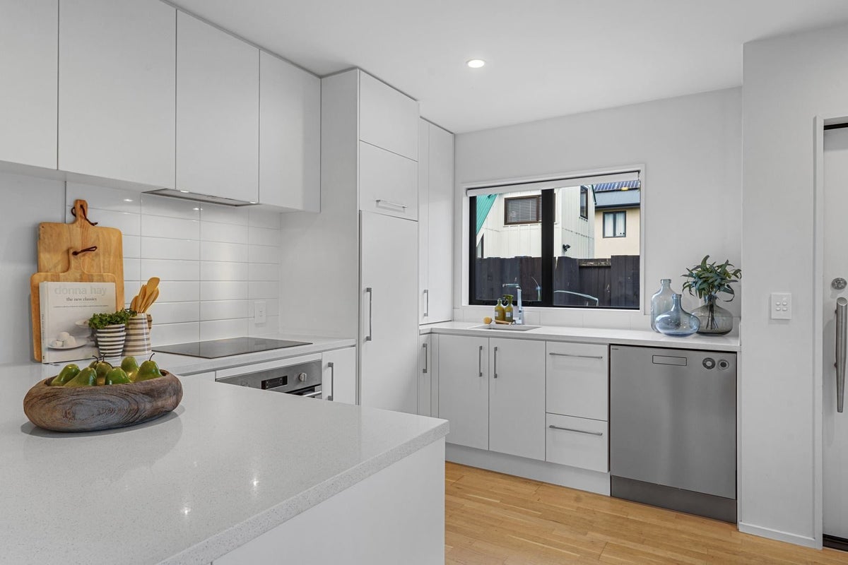 4/136 Sherborne Street, St Albans, Christchurch - Carousel 2