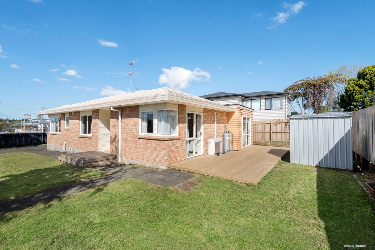 1B Kuaka Place, New Lynn, Auckland - Carousel 2