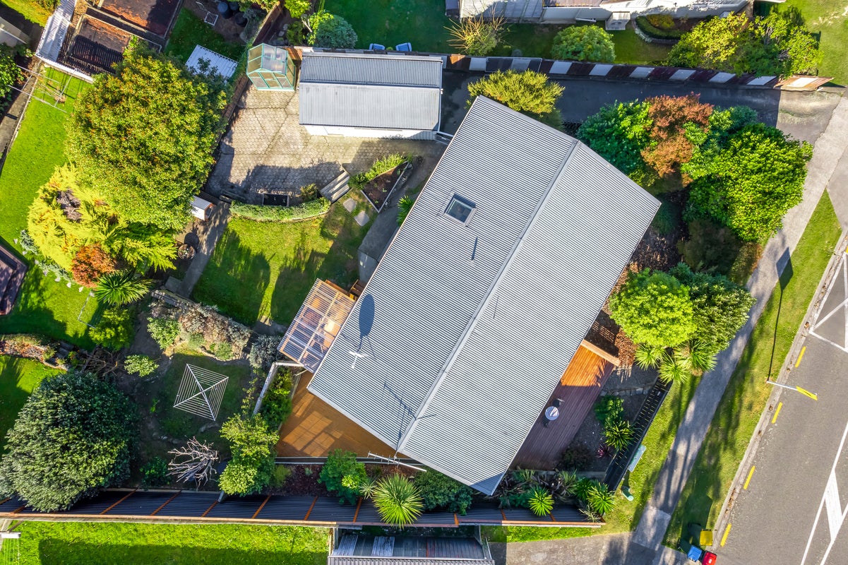 14 Staithes Drive North, Whitby, Porirua - Carousel 19