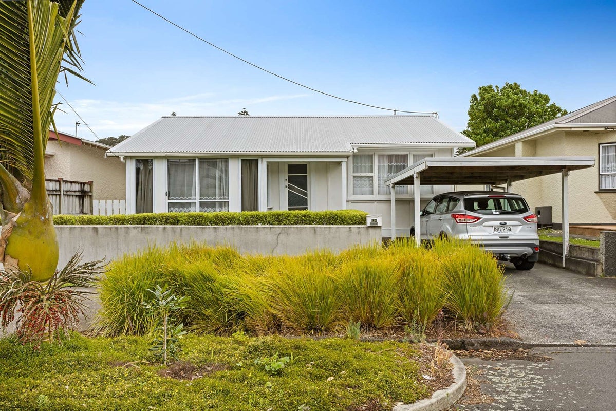 32 Pendarves Street, New Plymouth, New Plymouth - Carousel 1
