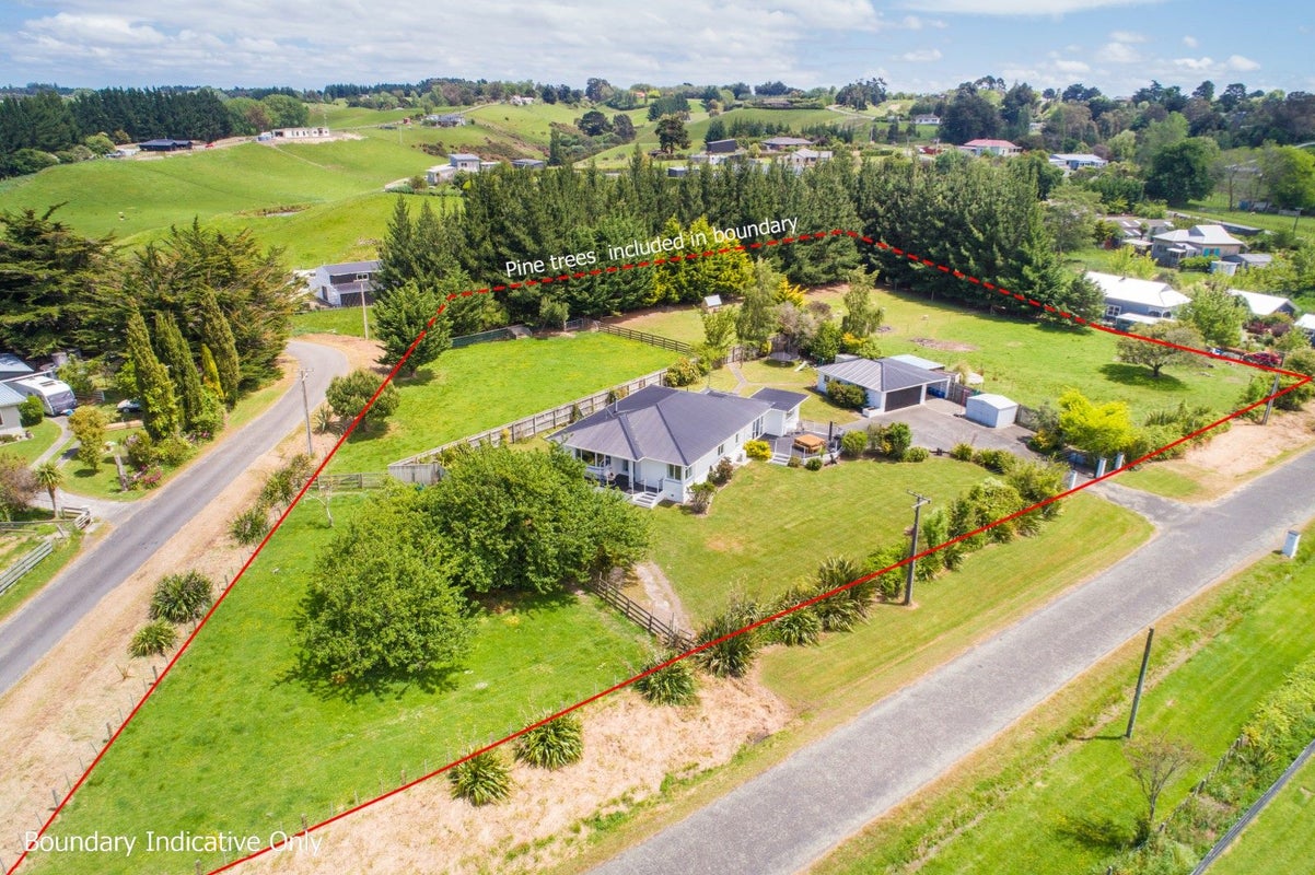 12 Clive Street, Halcombe, Feilding - Carousel 1