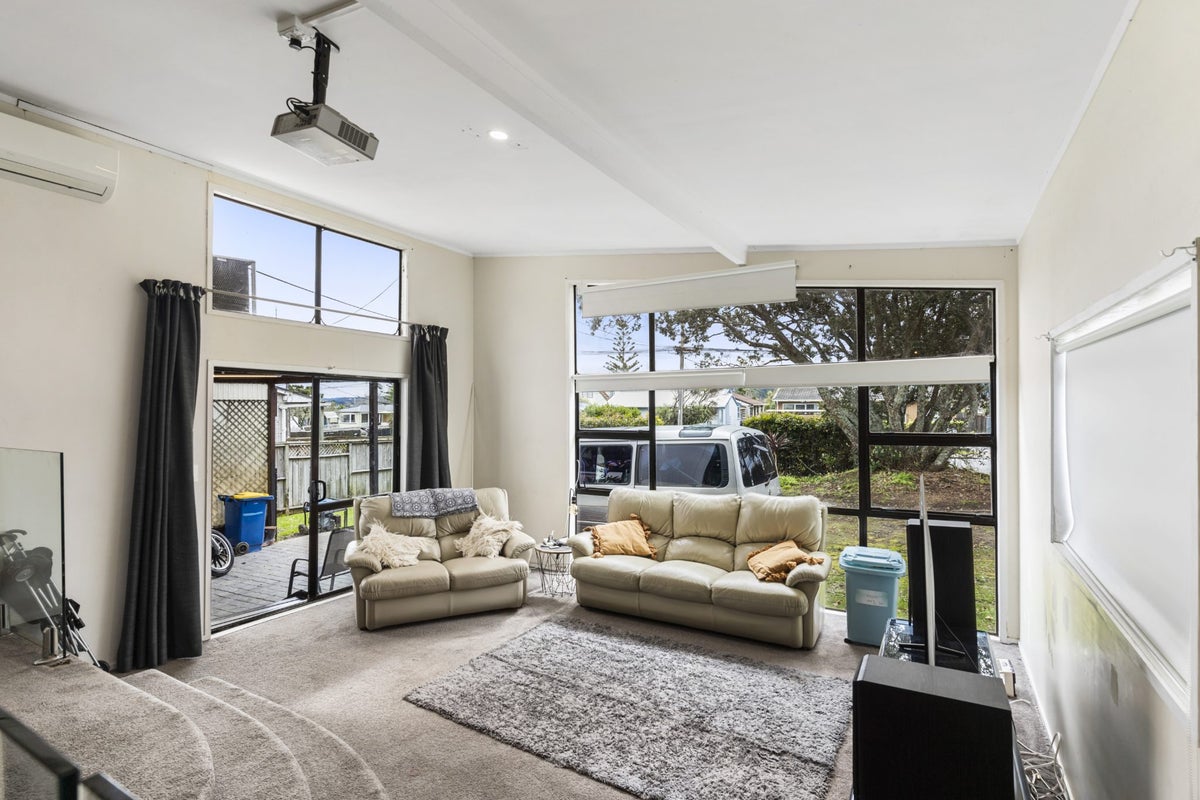 28 Sunnyhaven Avenue, Beach Haven, Auckland - Carousel 1