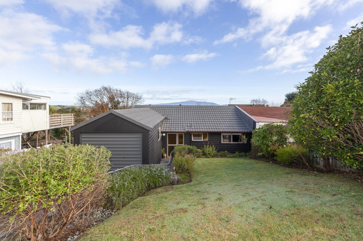 30A Kakariki Grove, Waikanae, Waikanae - Carousel 1