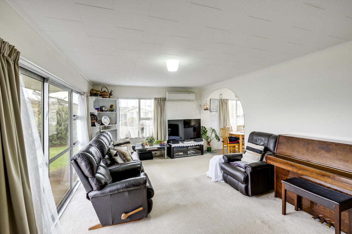13 Sutherland Street, Tamatea, Napier - Carousel 2