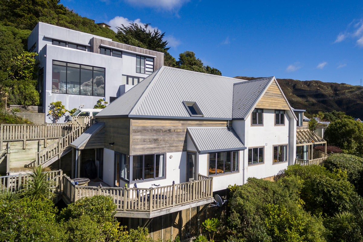 7 Cavalry Close, Crofton Downs, Wellington - Carousel 2