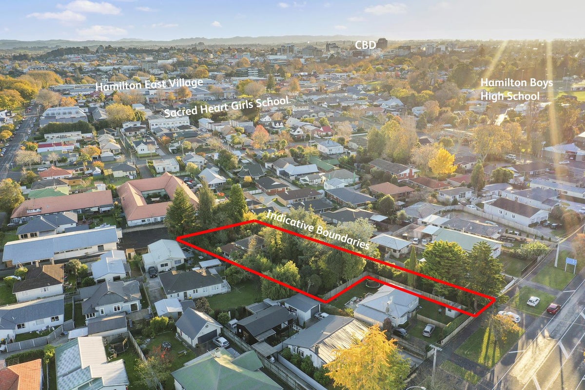 201 Galloway Street, Hamilton East, Hamilton - Carousel 2