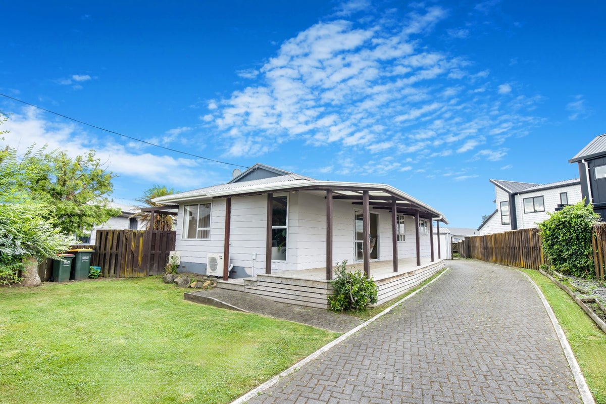 95 Peacockes Road, Fitzroy, Hamilton - Carousel 1