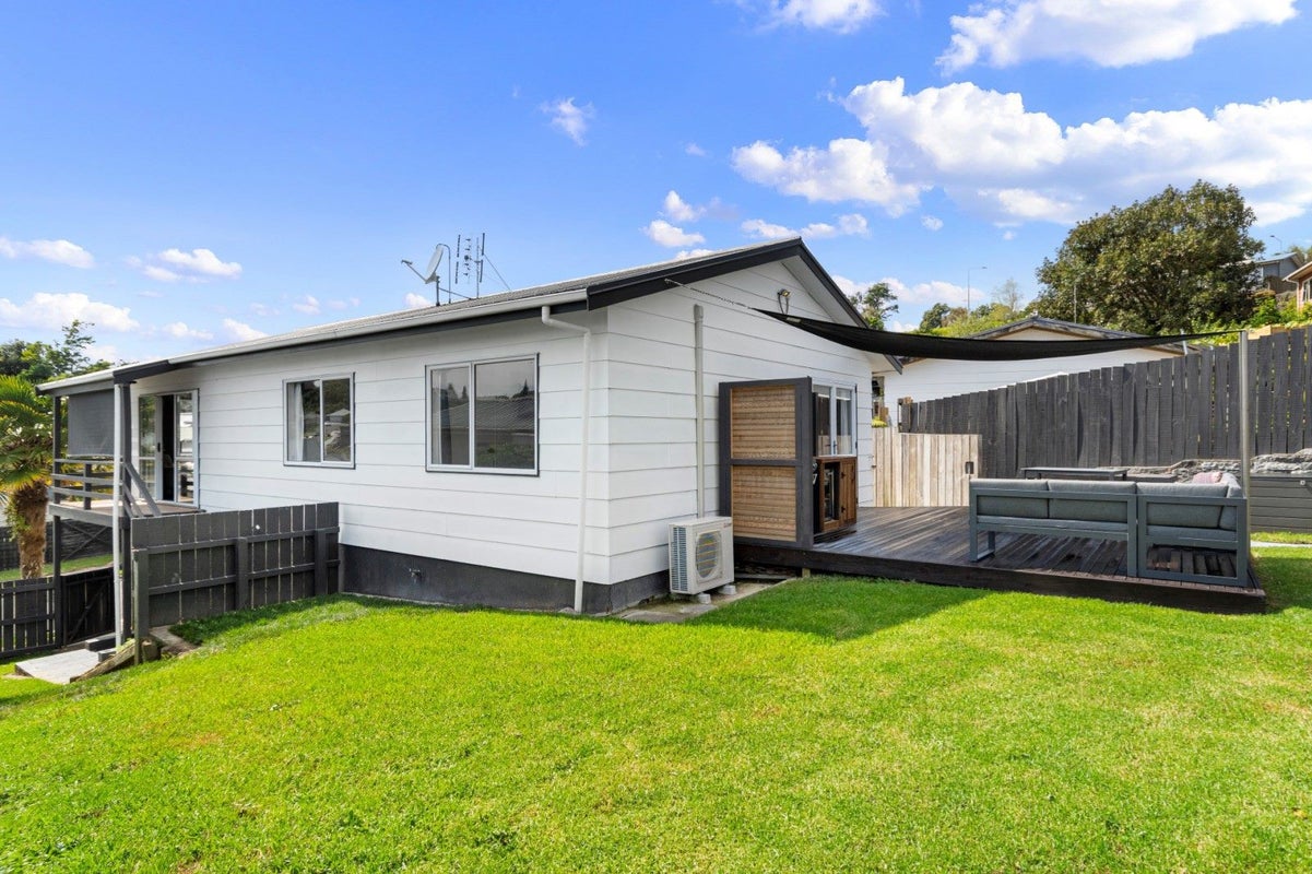4B Luke Street, Brookfield, Tauranga - Carousel 2