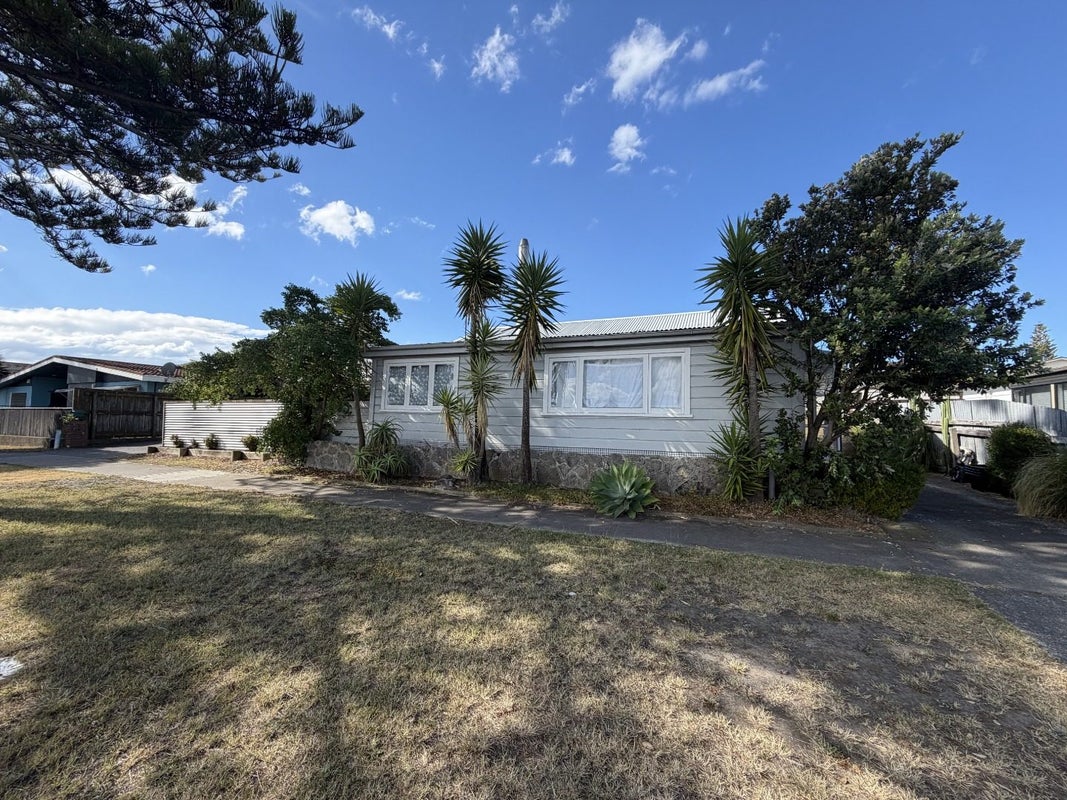 25 Pukeko Place, Westshore, Napier - Carousel 1