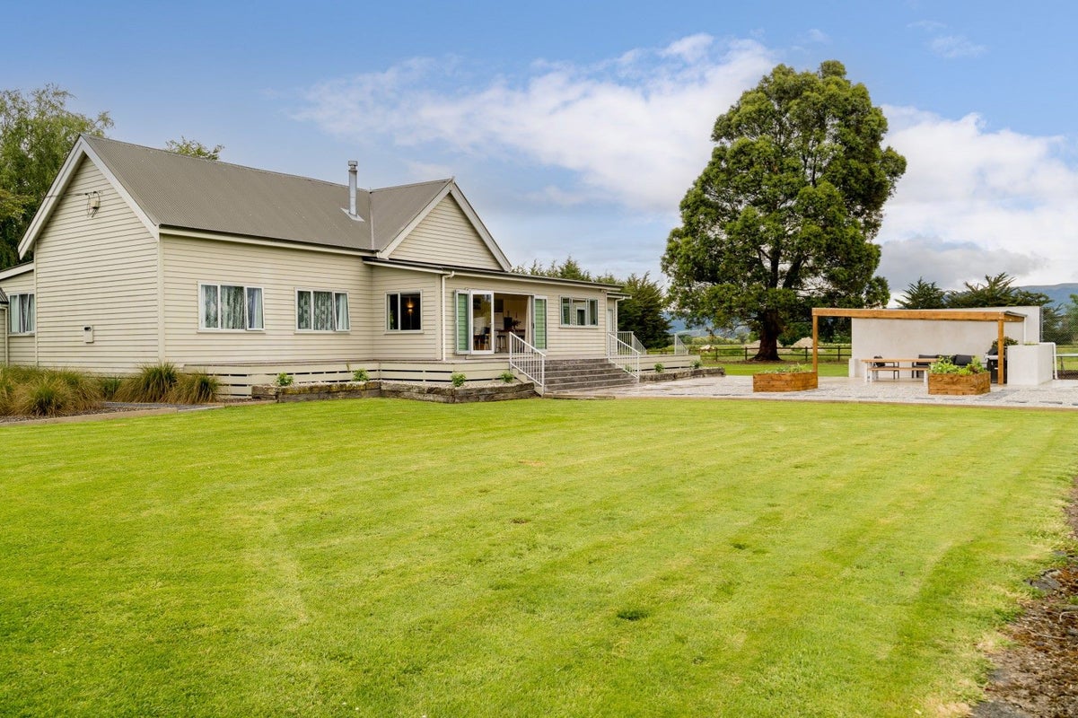 1228 Centre Road, Henley, Outram - Carousel 2