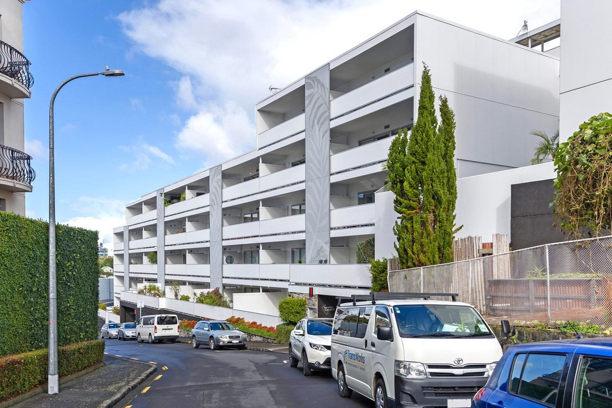 5F/16 Chapman Street, Grey Lynn, Auckland - Carousel 1