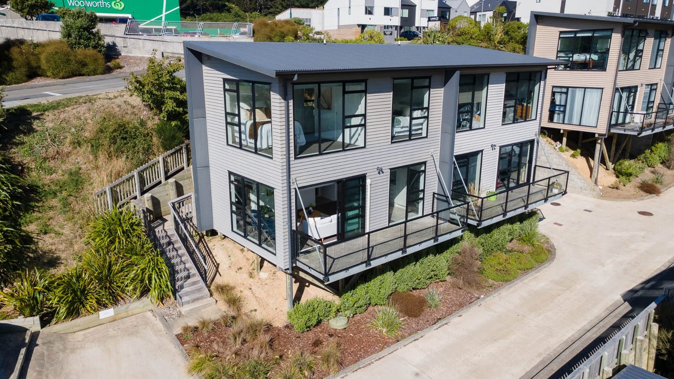 1 Ara Patukawenga, Tawa, Wellington - Carousel 2