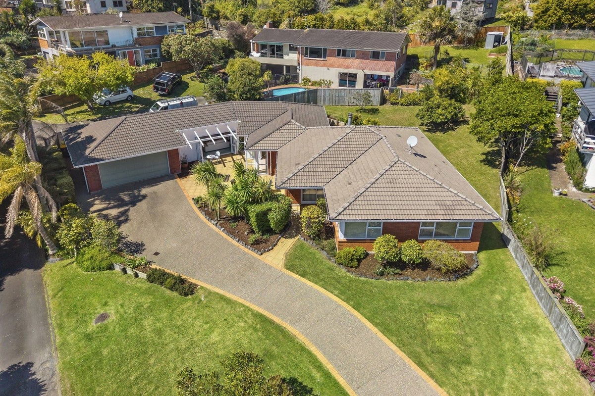 15 Pickwick Parade, Mellons Bay, Manukau City, Auckland - Carousel 1