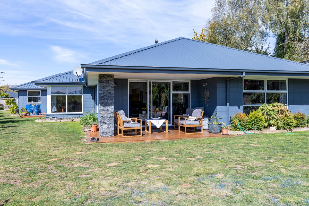 1A Grosvenor Grange, Gleniti, Timaru - Carousel 1