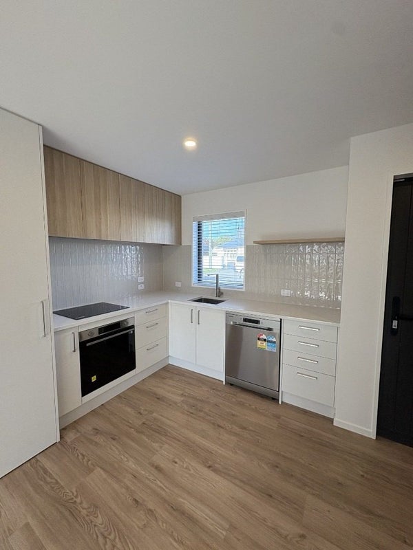 2/21 Fairfield Avenue, Addington, Christchurch - Carousel 2