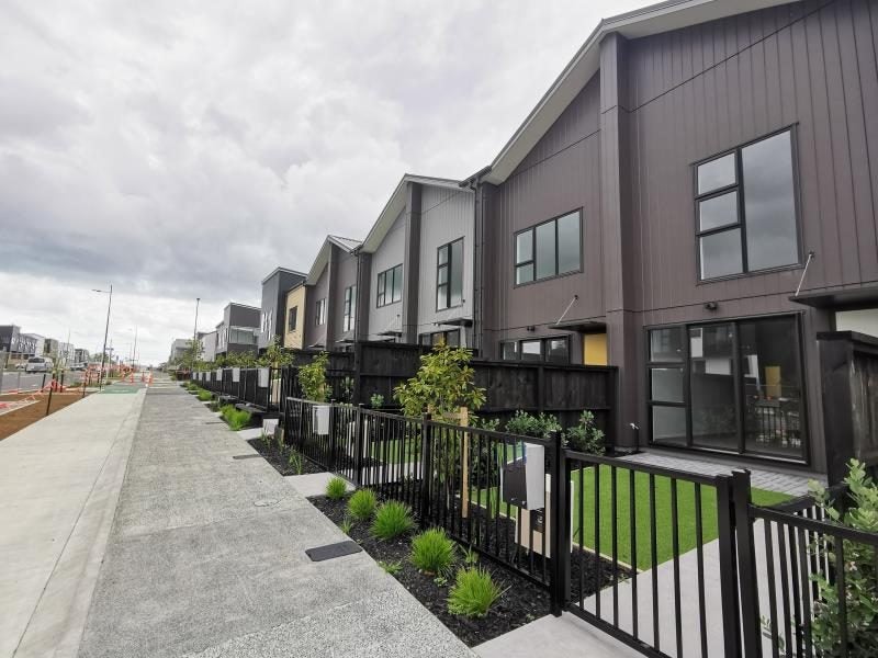 73 Manarini Road, Westgate, Auckland - Carousel 21
