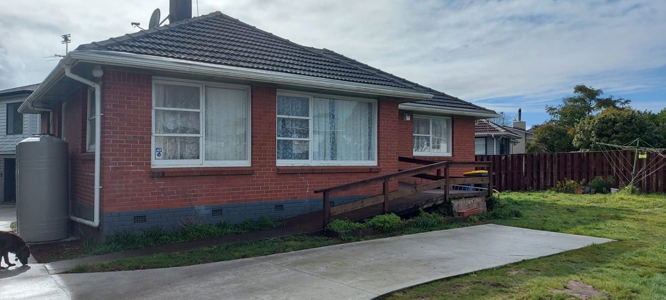 30 La Rosa Street, Green Bay, Auckland - Carousel 2