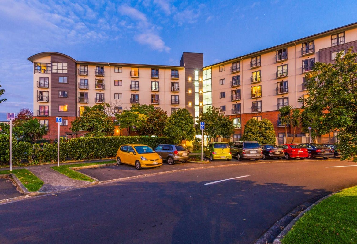 3B/10 Crown Lynn Place, New Lynn, Auckland - Carousel 1