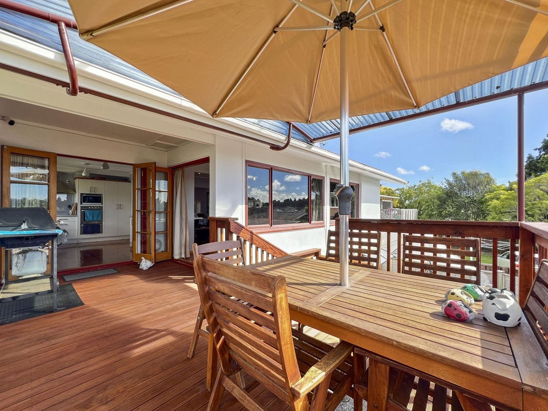 12 Frank Place, Hillpark, Auckland - Carousel 2