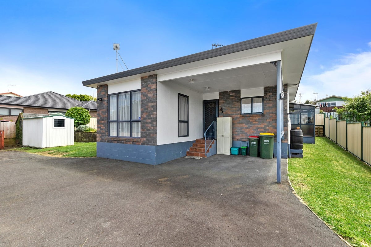 31B Cowley Drive, Temple View, Hamilton - Carousel 2
