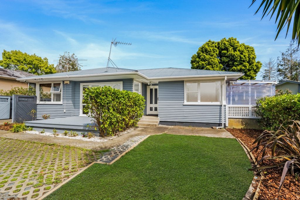 39 Friedlanders Road, Manurewa, Auckland - Carousel 1