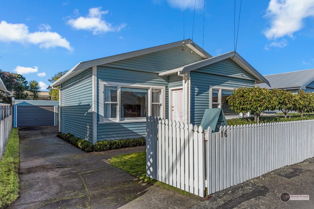 16 Jessie Street, Petone, Lower Hutt - Carousel 20