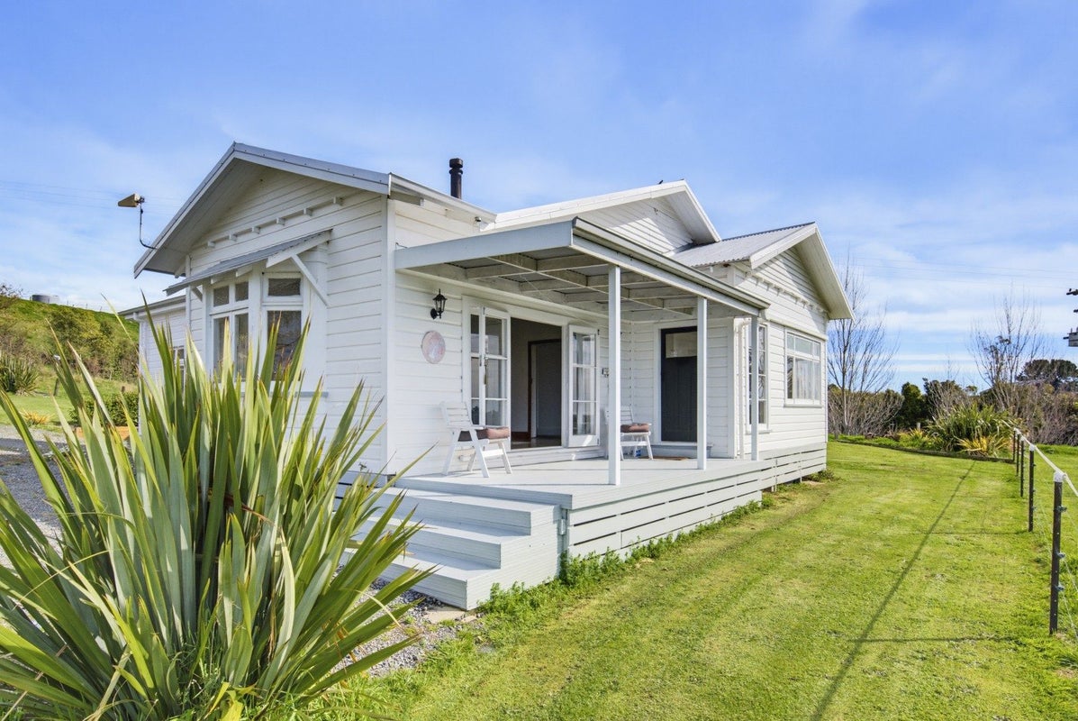75 Heights Road, Shannon, Horowhenua, Manawatu / Whanganui - Carousel 2