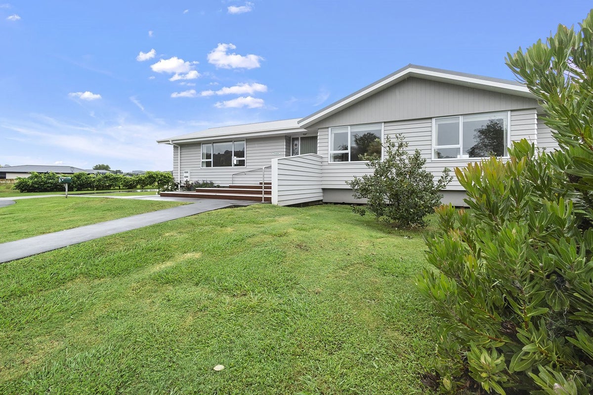 4 Robin Azariah Place, Te Kuiti - Carousel 1