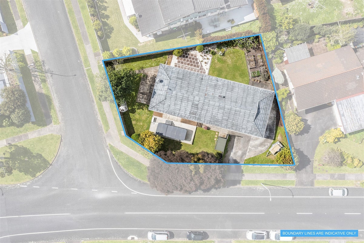 10 Whiteacres Drive, Sunnyhills, Auckland - Carousel 1