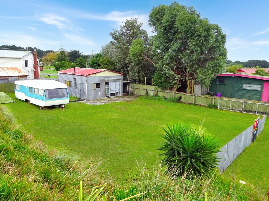 66 Pratt Avenue, Foxton Beach, Foxton - Carousel 1
