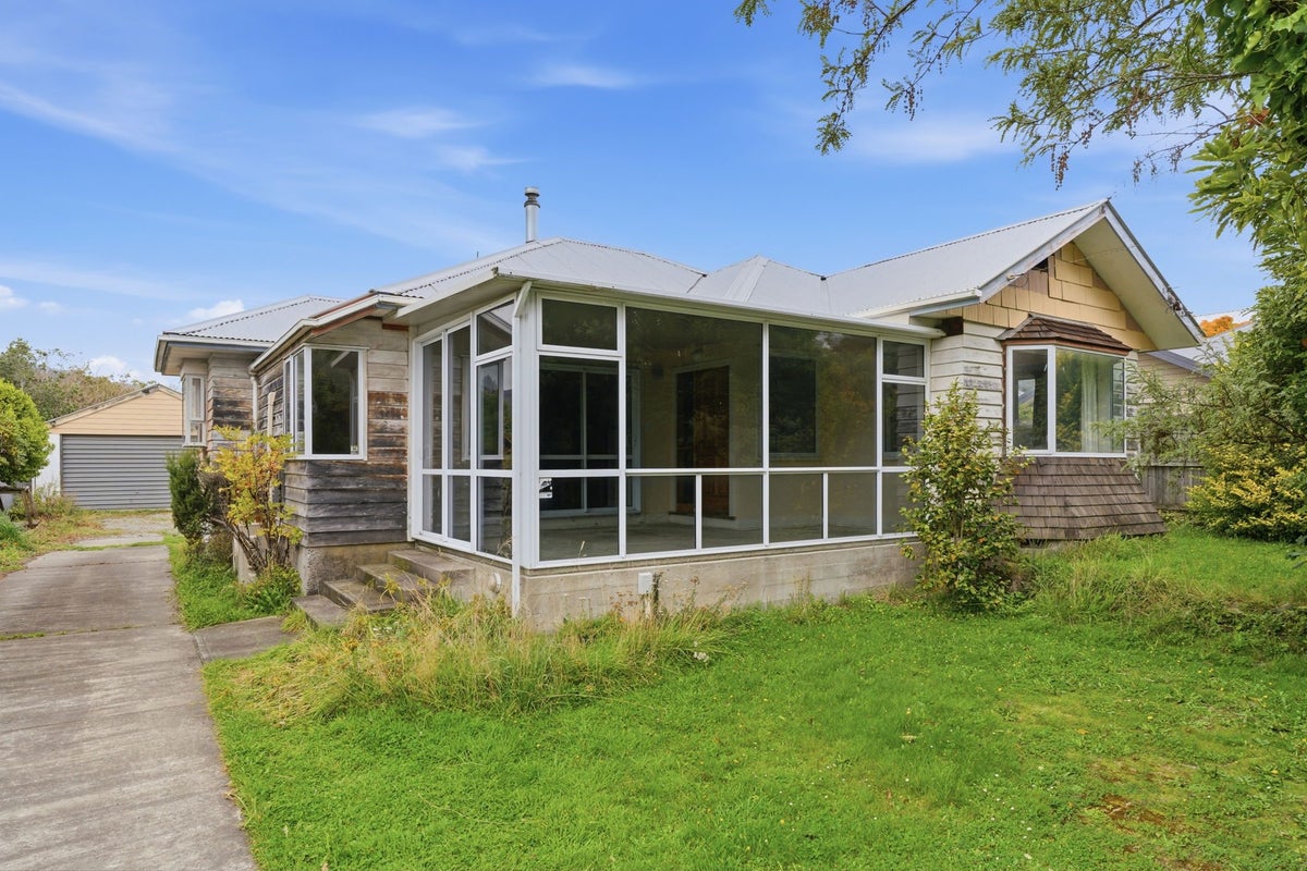 6 Rose Street, Hoon Hay, Christchurch - Carousel 1