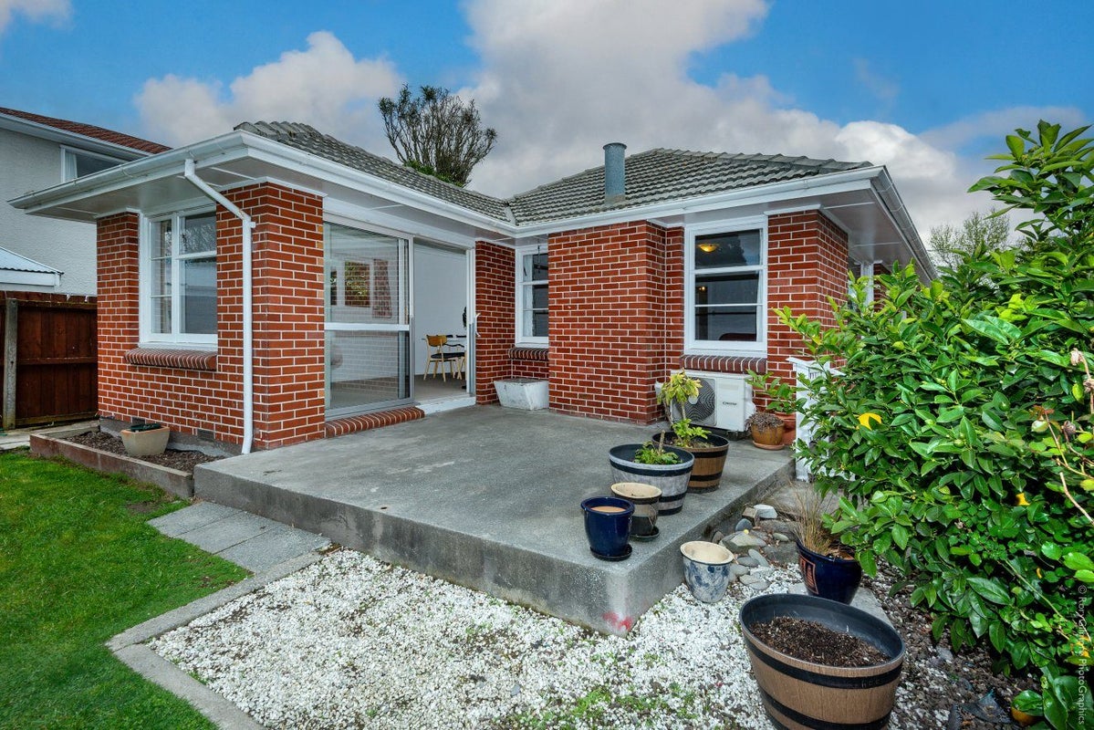 8 Cranbrook Avenue, Burnside, Christchurch - Carousel 2