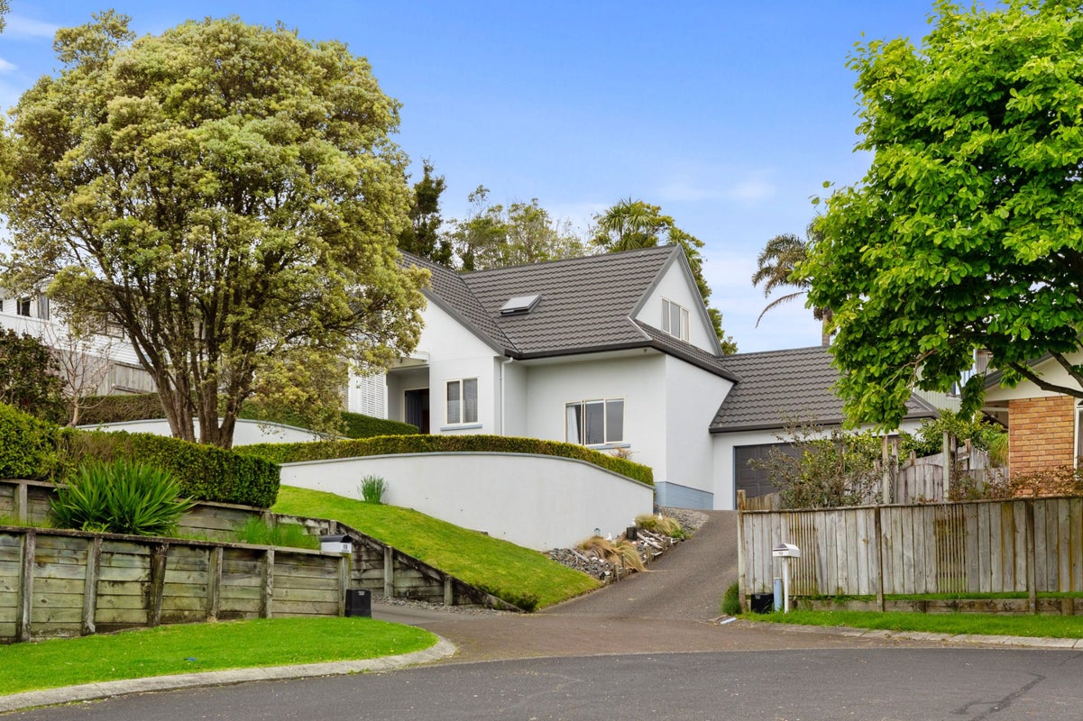 19 Barnsley Close, Bethlehem, Tauranga - Carousel 1