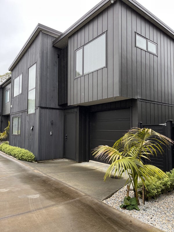7C Walford Road, Point Chevalier, Auckland - Carousel 1